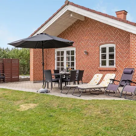 Kalotta - 3-2km From The Sea By Interhome *